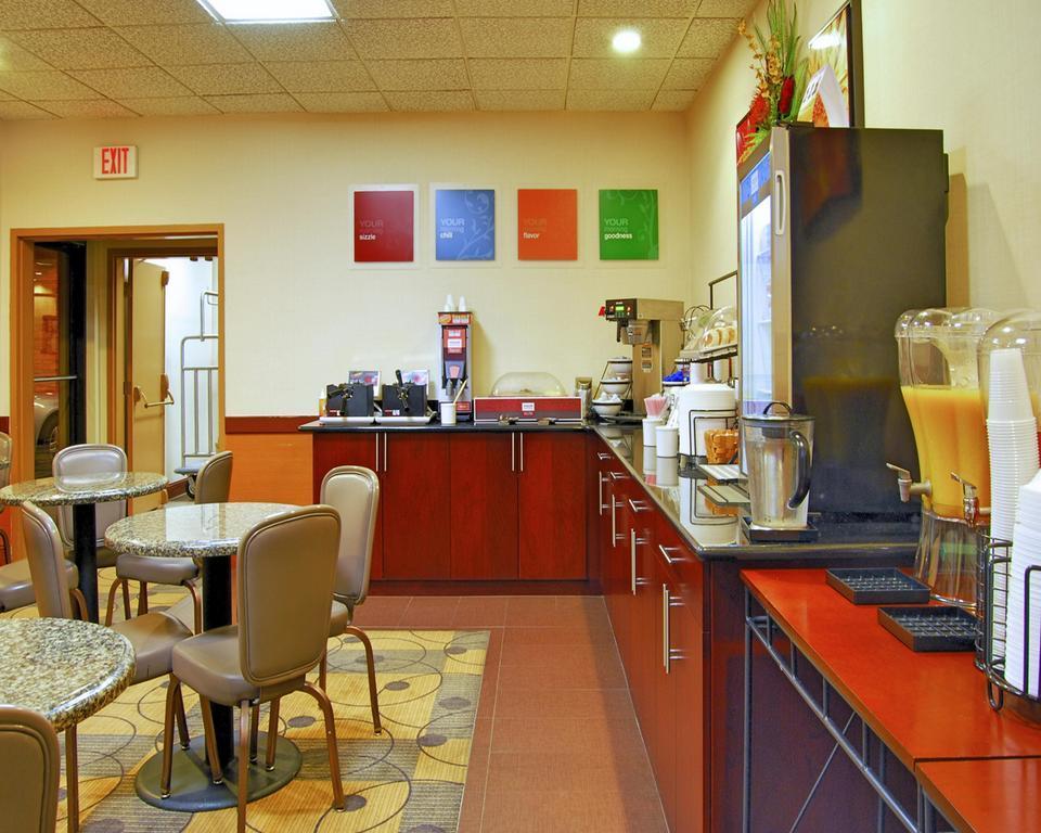 Red Roof Inn Pittsburgh - Mcknight Rd Εξωτερικό φωτογραφία